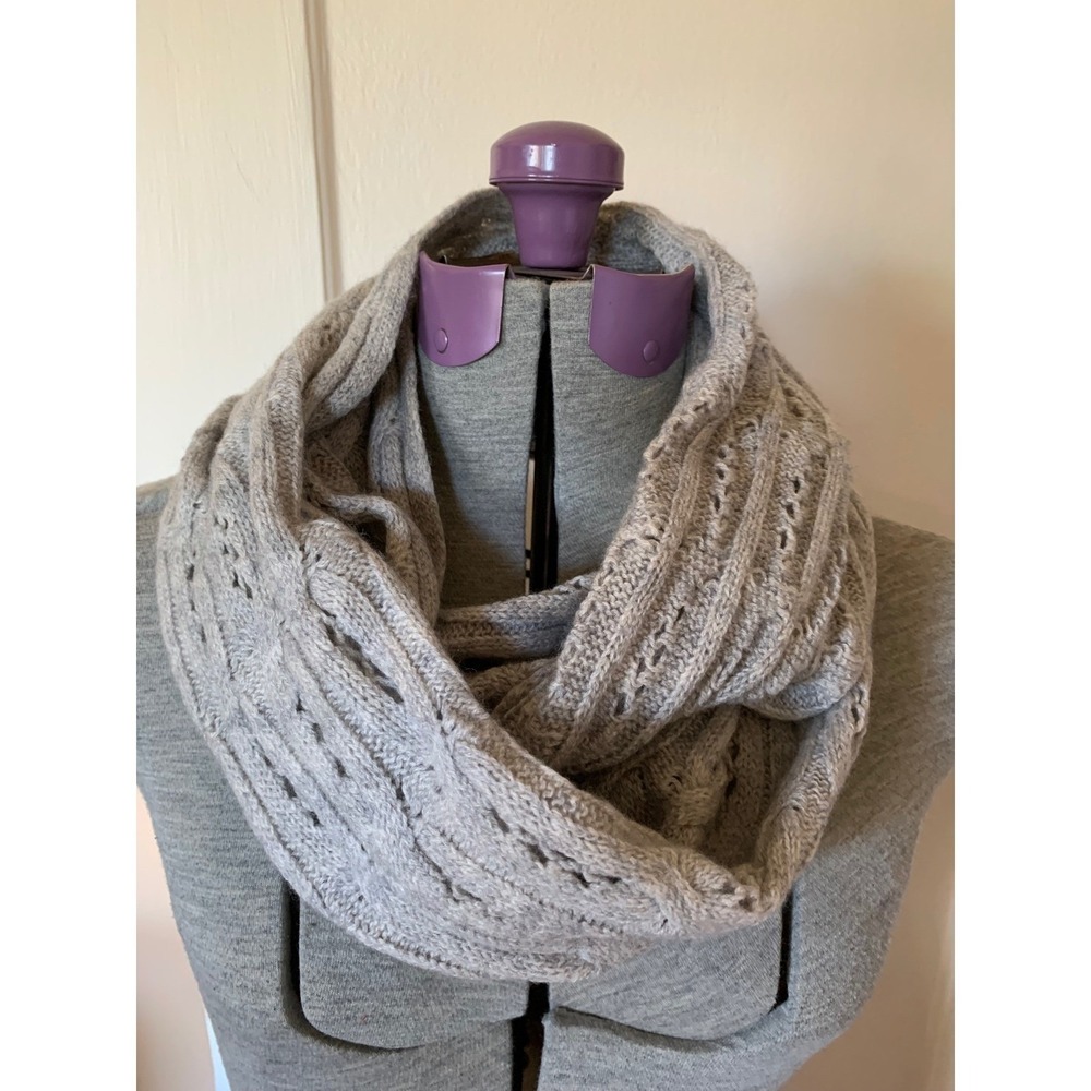 Celeste Wool Cashmere Infinity Scarf Grey Cable Knit Pointelle Cozycore Minimal